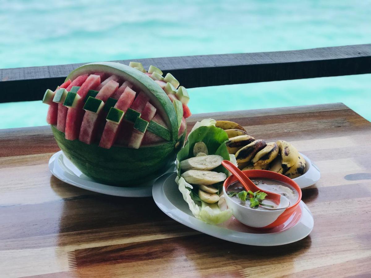 Shun Shun Water Bungalows Hotel เซมปอร์นา ภายนอก รูปภาพ