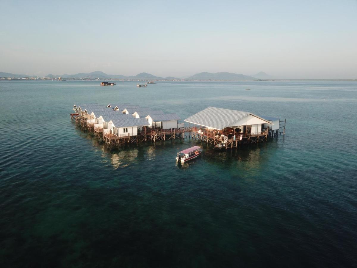 Shun Shun Water Bungalows Hotel เซมปอร์นา ภายนอก รูปภาพ