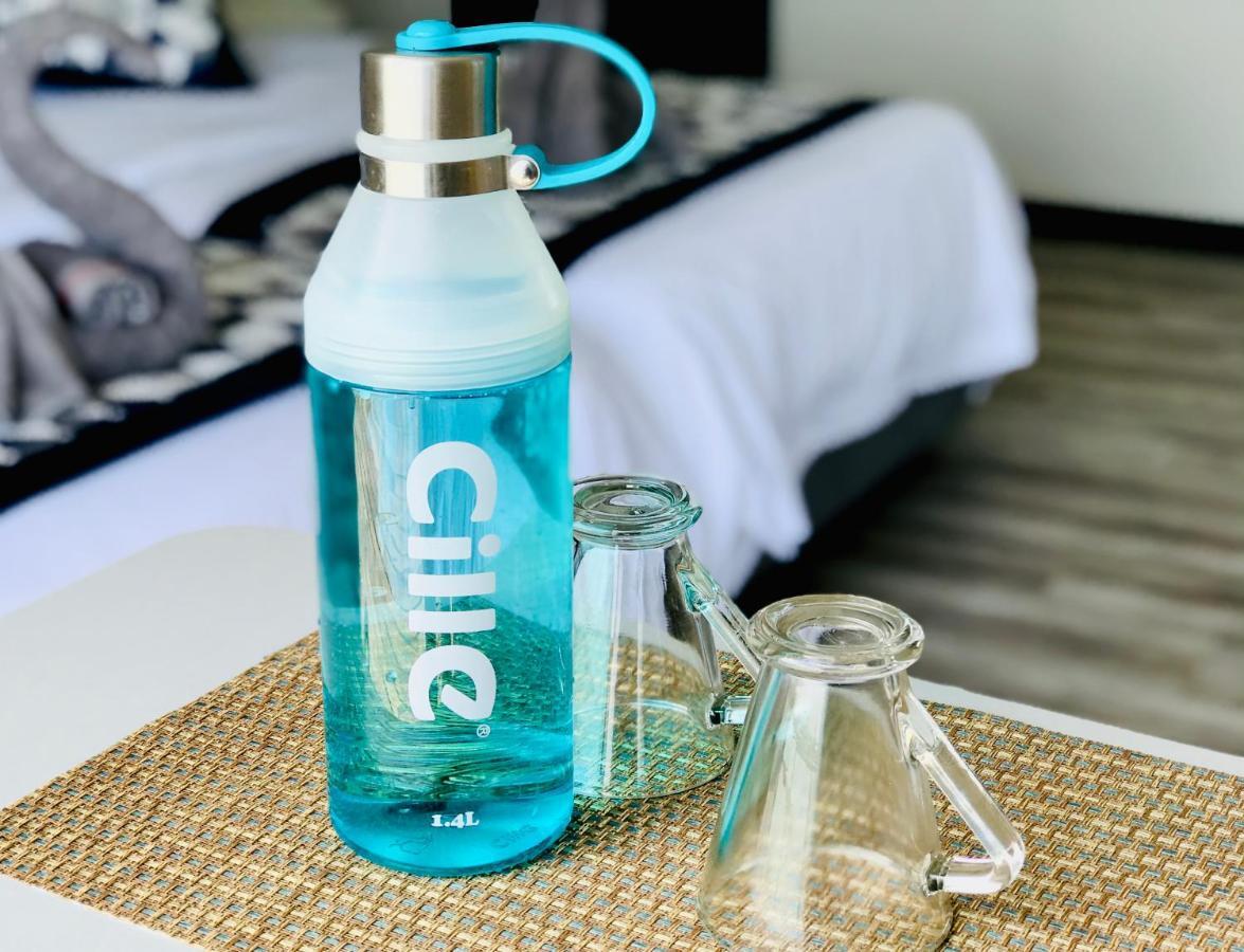 Shun Shun Water Bungalows Hotel เซมปอร์นา ภายนอก รูปภาพ