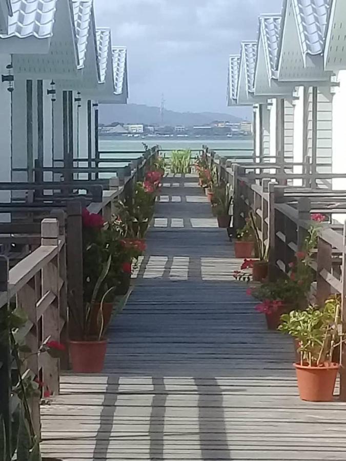 Shun Shun Water Bungalows Hotel เซมปอร์นา ภายนอก รูปภาพ