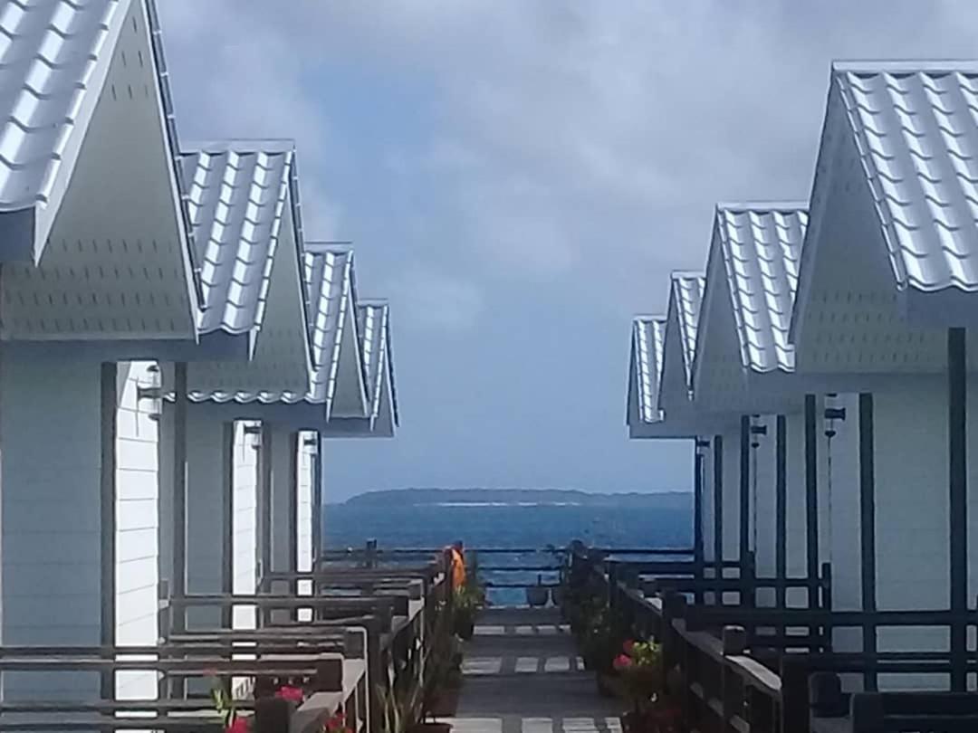 Shun Shun Water Bungalows Hotel เซมปอร์นา ภายนอก รูปภาพ